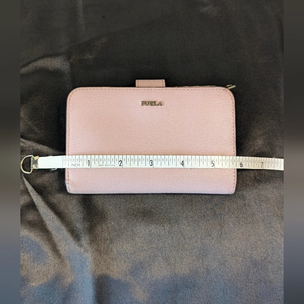 Furla women's wallet pink saffiano leather bifold gold tone hardware GUC w flaws - Picture 14 of 14